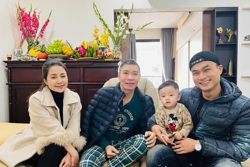 Nghệ sĩ Vân Dung, Duy Hưng tới thăm NSND Công Lý dịp năm mới