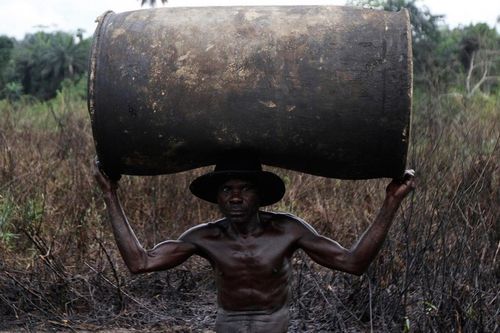 Nigeria bị hao hụt 4 tỷ USD mỗi năm do nạn trộm cắp dầu