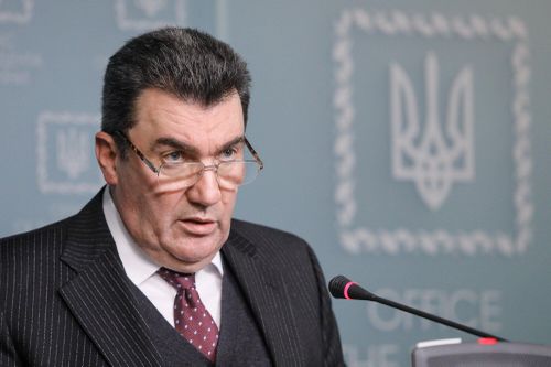 Quan chức Ukraine: Đoạt lại Crimea bằng vũ lực là bất khả thi