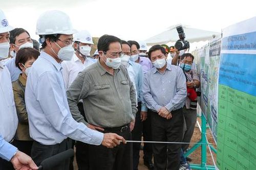 Thủ tướng tiếp tục kiểm tra, đôn đốc thi công tuyến cao tốc Bắc – Nam