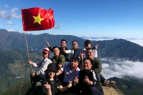 Ngắm sắc xuân về trên núi rừng Tây Bắc
