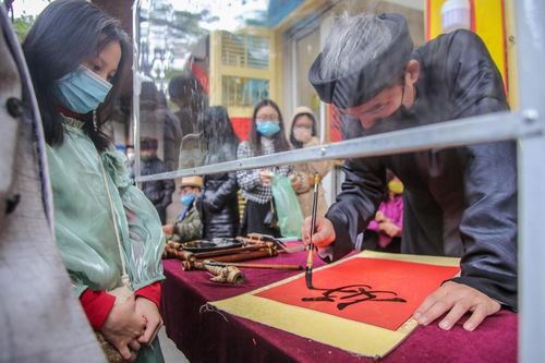 Khai bút đầu Xuân ngày nào đẹp, xin chữ nào hay?