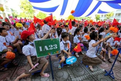 Hà Nội: Học sinh lớp 1-6 tại 18 huyện, thị xã trở lại trường từ 10/2