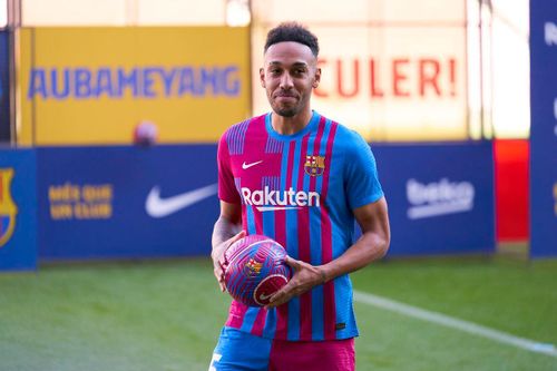 Arsenal vẫn phải trả lương cho Aubameyang dù đã bán sang Barca