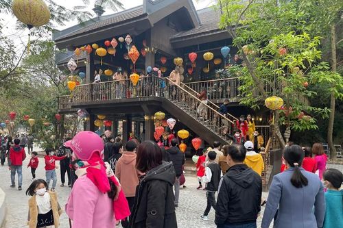 'Phố cổ Hội an' thu nhỏ giữa lòng Ninh Bình thu hút hàng ngàn du khách