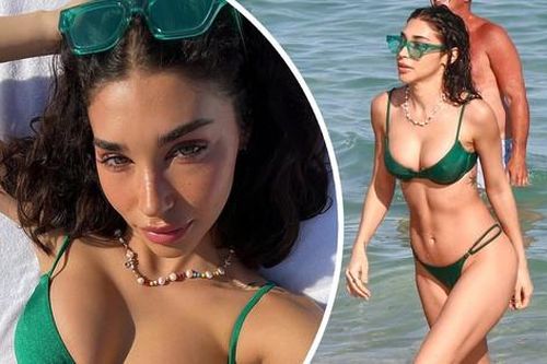 Nữ DJ nóng bỏng Chantel Jeffries cực sexy ở biển với bikini tí hon