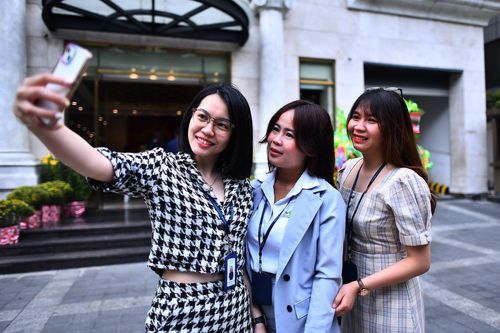 Người dân TP.HCM hào hứng trở lại công việc sau kỳ nghỉ Tết