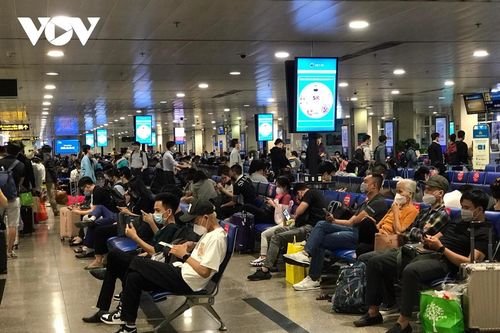 Hàng không tăng chuyến phục vụ người dân đi lại sau Tết
