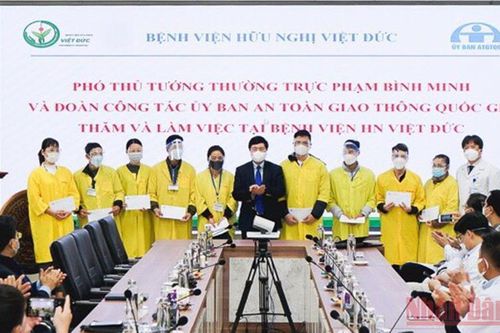 Kịp thời cứu người tai nạn trên bộ và gặp nạn trên biển là nhiệm vụ quan trọng