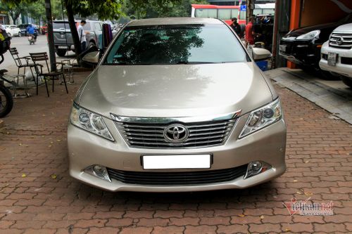 Toyota Camry 9 năm tuổi giá 650 triệu có nên mua?