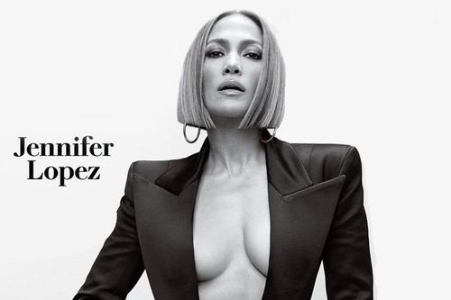 Jennifer Lopez mặc vest không nội y ở tuổi 53