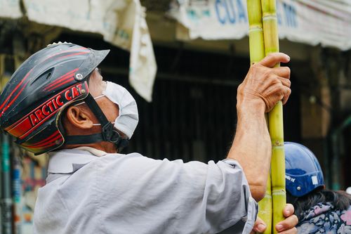 Độc đáo khu chợ mía vàng 'vía' ông Trời ở Sài Gòn, mỗi năm họp 1 lần