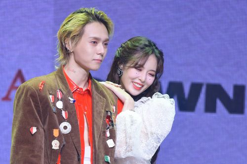 Nghi vấn về chuyện đính hôn của HyunA, Dawn