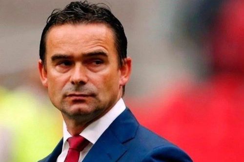 Bê bối của Overmars có thể hủy hoại Ajax