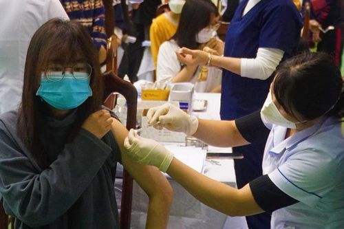 Sau Tết F0 tăng cao, Quảng Bình đẩy nhanh chiến dịch tiêm chủng mùa xuân