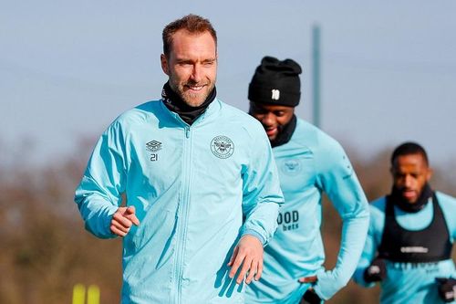 Eriksen trở lại với 'cuộc sống bình thường' trên sân cỏ với Brentford
