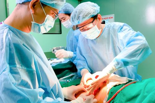 Nhiều ca phẫu thuật thẩm mỹ tử vong, TPHCM 'siết' dịch vụ làm đẹp