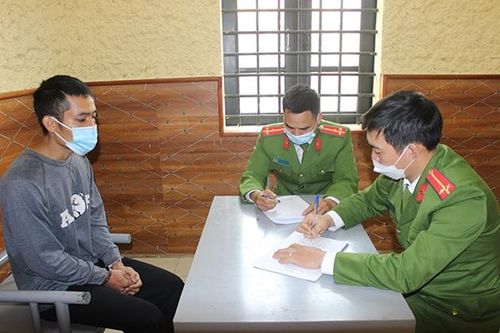 Em bị tạm giữ vì hành hung tổ công tác, anh trai đến trụ sở đánh Công an 'giải vây'