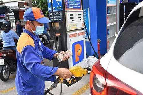 Cùng vào cuộc kiểm soát lạm phát ngay đầu năm, trước diễn biến giá xăng tăng cao
