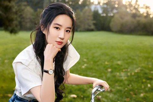 Vì sao Lưu Diệc Phi xinh đẹp, nổi tiếng nhưng vẫn mãi độc thân?