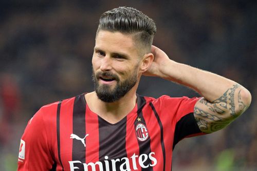 Giroud lập cú đúp trong chiến thắng 4-0 của Milan