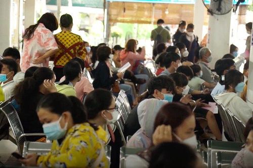 Nguyên nhân khiến lượng người khám da liễu ở TP.HCM tăng mạnh