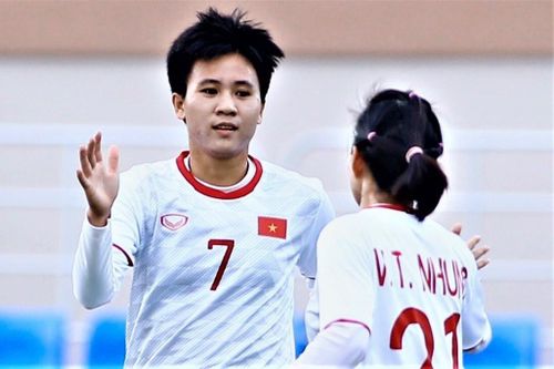 Bí mật kỹ thuật phạt góc thành bàn của Tuyết Dung