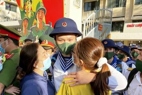 TPHCM vận động thân nhân tân binh hạn chế đến điểm giao quân