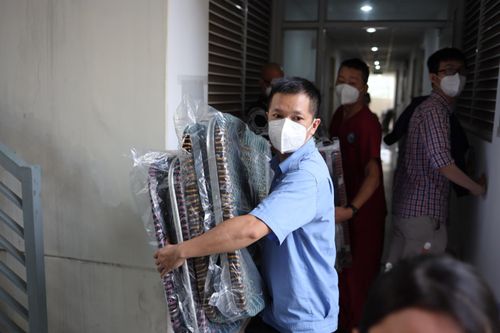 TP.HCM 'giải tán' nhiều bệnh viện dã chiến, trung tâm hồi sức Covid-19