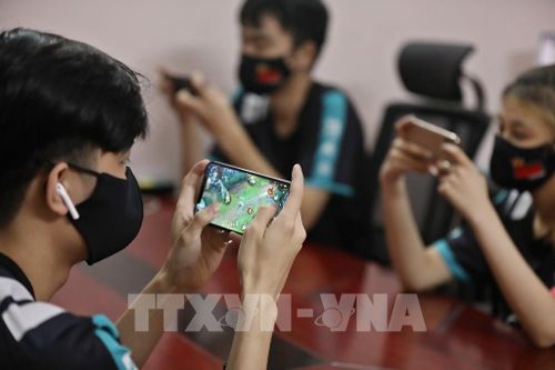Thể thao điện tử: *Bài 2: Giải 'bài toán khó' về nhân sự