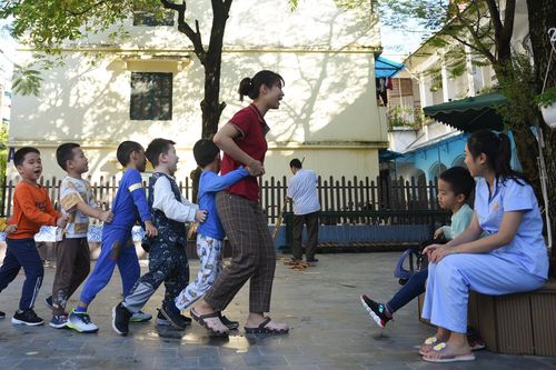 Trường mầm non ở TP.HCM gấp rút tuyển giáo viên, tạp vụ, bảo vệ