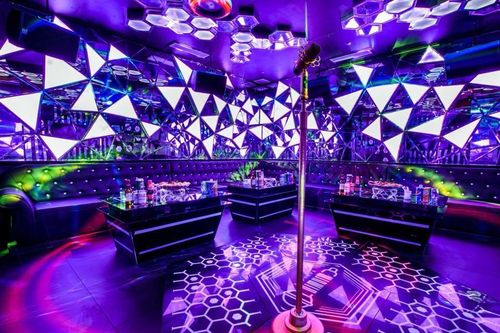 TT-Huế nới lỏng thêm các biện pháp phòng dịch, cho mở lại karaoke, massage