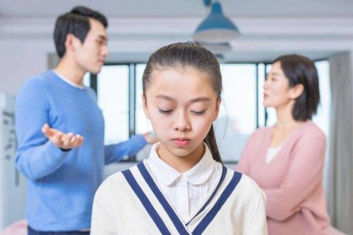 Con gái 16 tuổi nói tối ngủ nhà bạn trai, bố trả lời khiến dân mạng nể phục