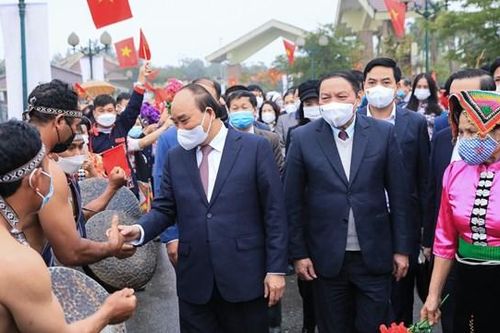 Chủ tịch nước dự Ngày hội Sắc xuân trên mọi miền Tổ quốc