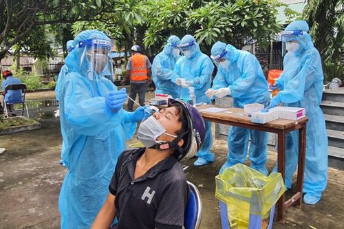 TPHCM: Ca nhiễm COVID-19 tăng lên 300, khẩn trương ứng phó