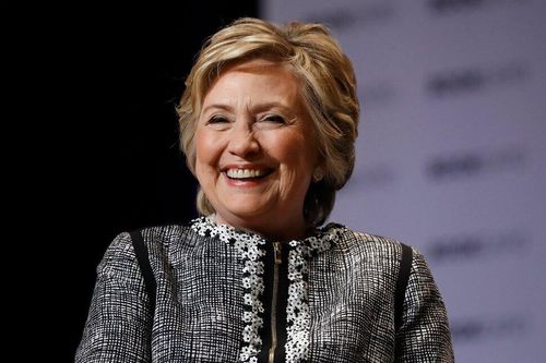 Bà Hillary Clinton chế giễu ông Trump