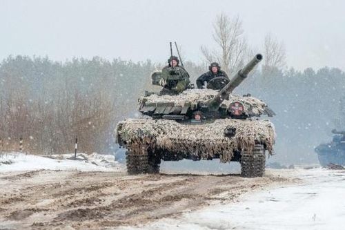 Phương Tây dọa trừng phạt vì Ukraine, Nga nói 'không quan tâm'