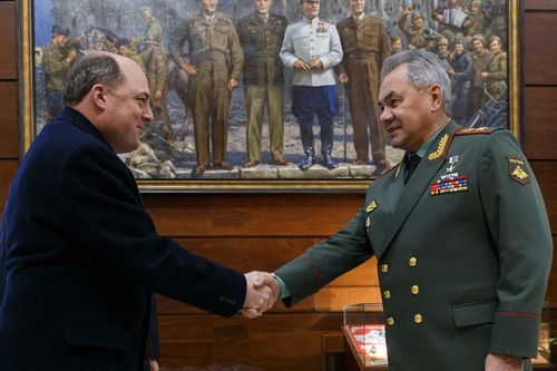 Nga-Ukraine: Kiev khó đóng cửa không phận, Bộ trưởng Anh nói về 'Hiệp ước Munich'