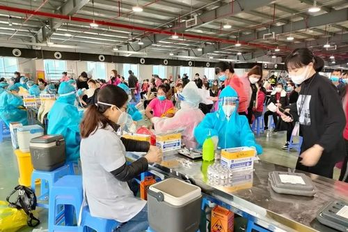 Công nhân là F1 vẫn được đi làm ở Bắc Giang