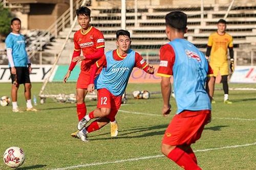 U23 Việt Nam luyện bài dứt điểm, phối hợp đá phạt