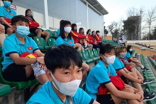 Những cô gái không quà cũng... không hoa ngày Valentine