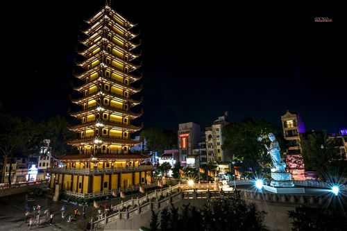 Sắc màu Tết Nguyên tiêu của người dân TP.HCM