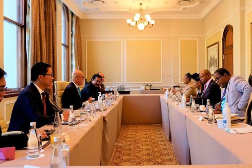 Đại sứ Hoàng Văn Lợi thăm và làm việc tại Cape Town, Nam Phi