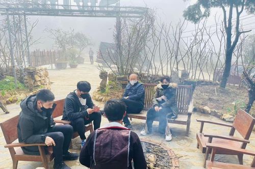 Thầy Park 'phượt' Sapa cùng vợ, không dự gala Quả bóng vàng