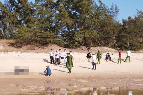 Phát hiện 2 em nữ nằm bất động trên bờ biển, 1 người chết, 1 nguy kịch