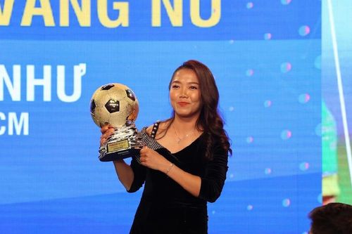 HLV Kim Chi: Rất tự hào và vui khi Huỳnh Như cân bằng kỷ lục QBV của tôi!