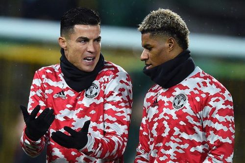 Rộ tin phòng thay đồ MU rạn nứt vì Ronaldo