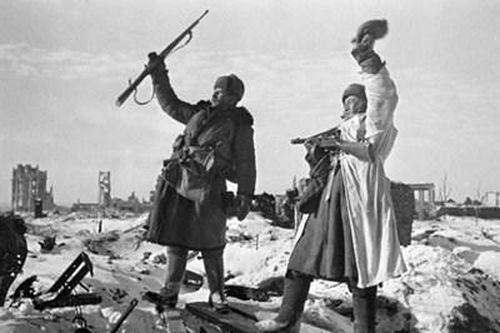 Liên Xô từng suýt thua trong cuộc chiến năm 1942 như thế nào?