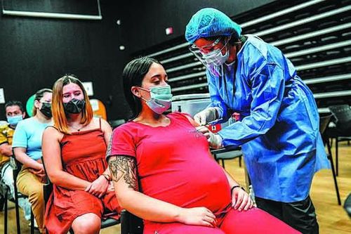 Lợi ích của việc tiêm vaccine COVID-19 khi mang thai
