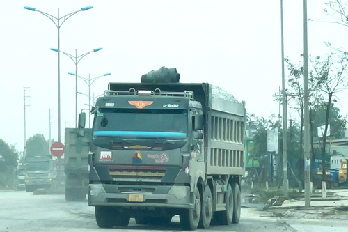 Xe cơi nới thành thùng, quá hạn kiểm định tung hoành ở Khu kinh tế Nghi Sơn